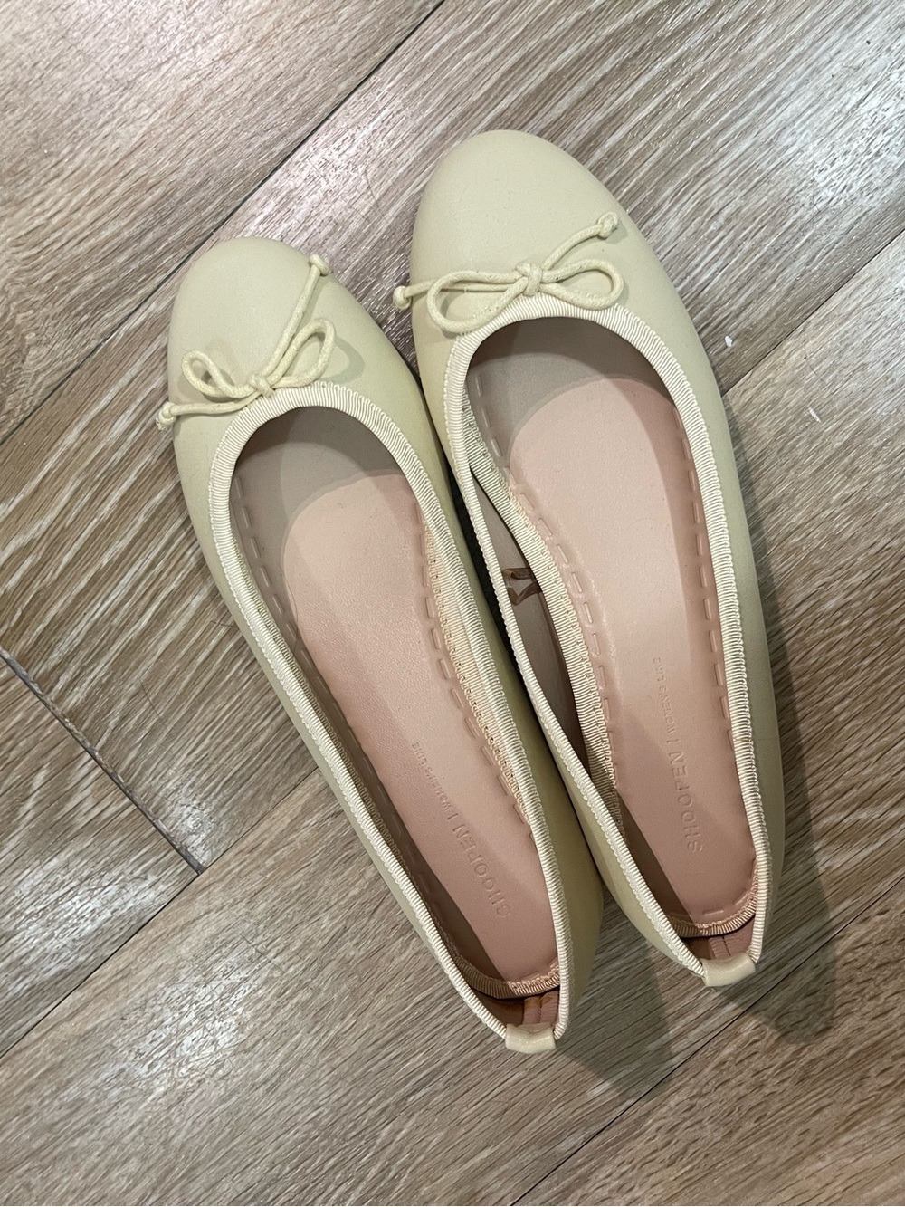 Soft Yellow Flat Shoes Size 7